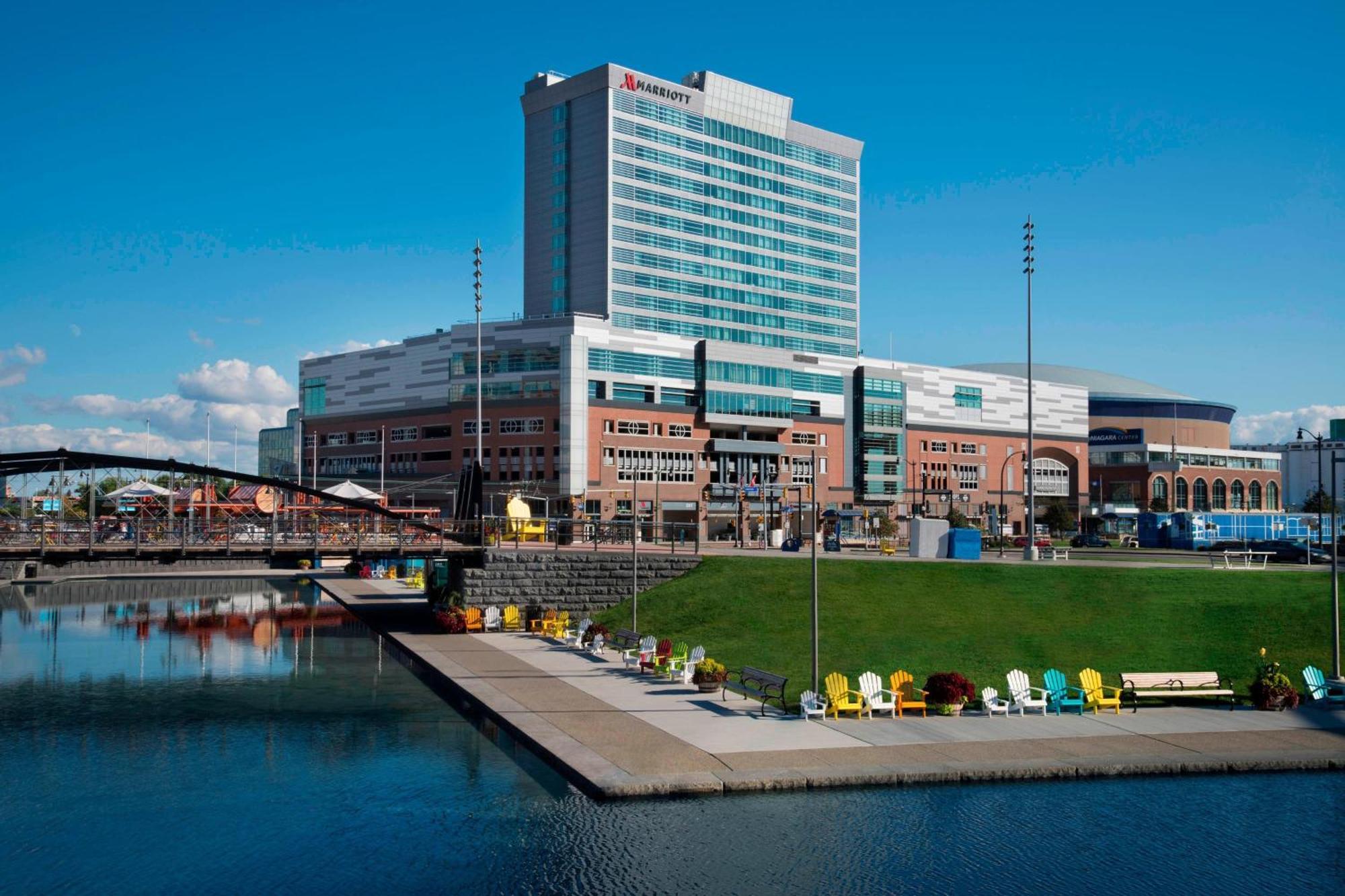Buffalo Marriott At Lecom Harborcenter Kültér fotó
